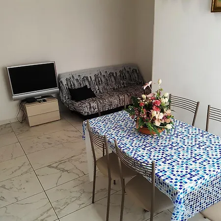 Cangini Διαμέρισμα *